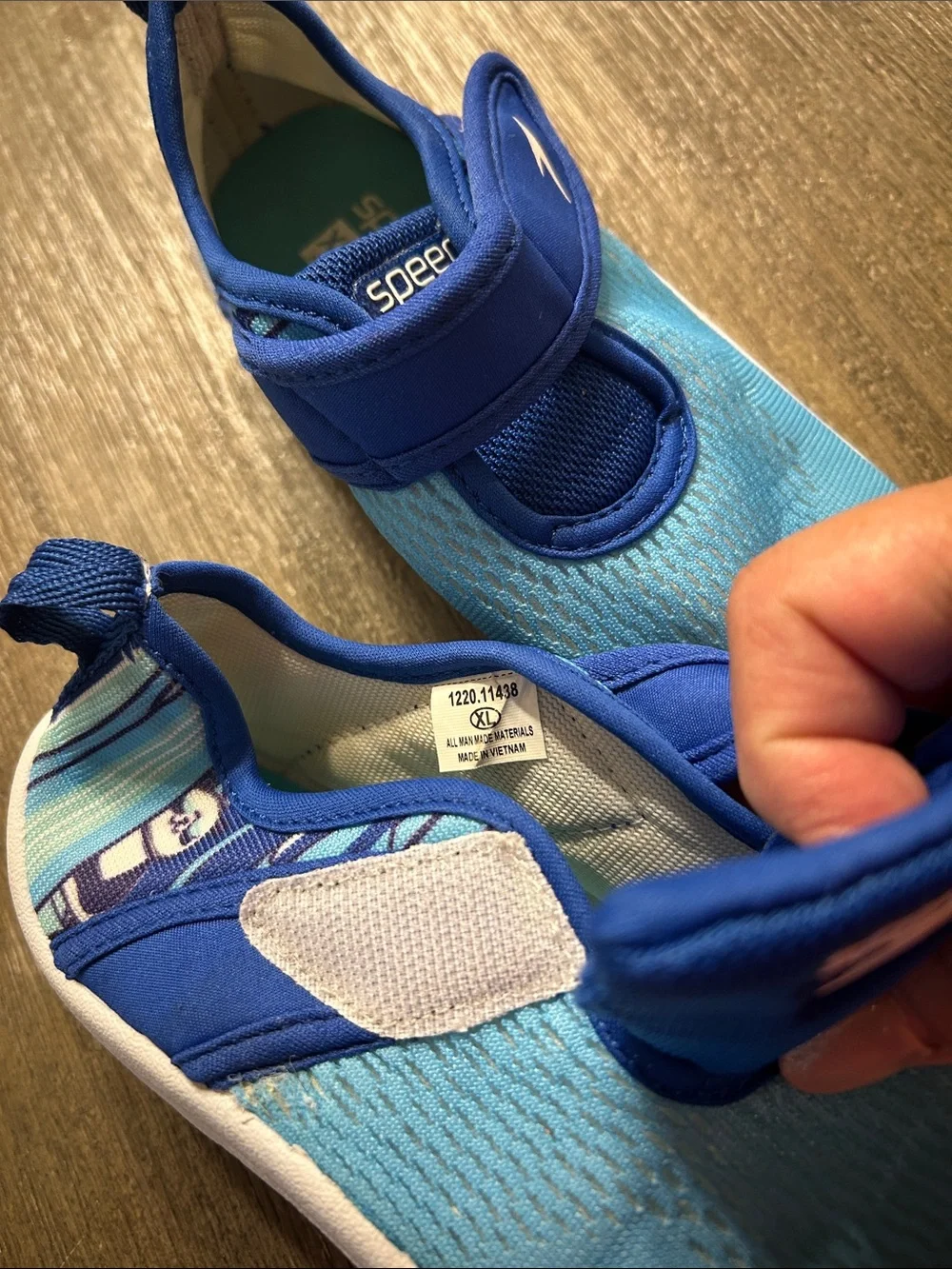 Speedo Kids Blue and Teal Hook-and-Loop Water Shoes, S. XL,11/12, Like New,